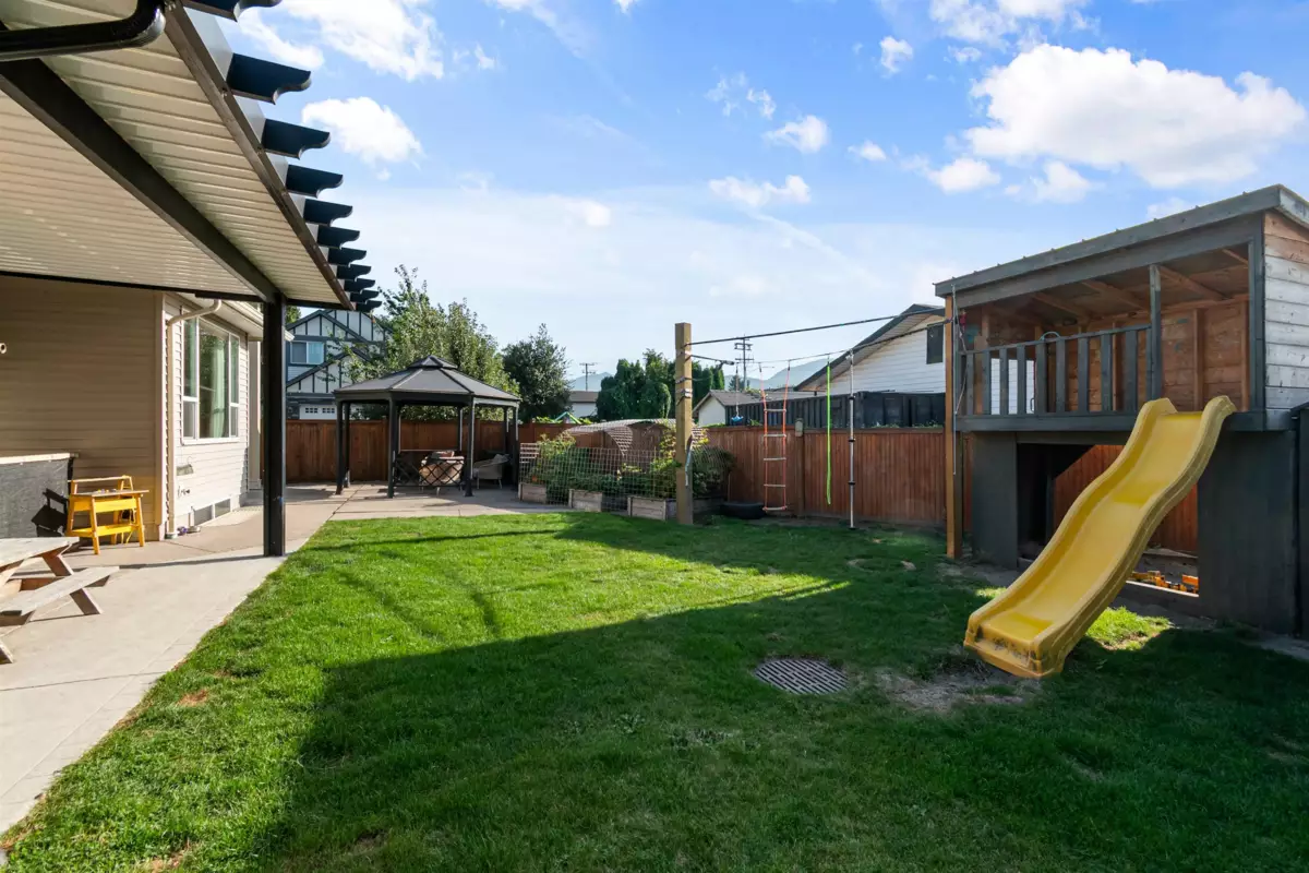 Outdoor Kitchen Photo of 45748 Safflower Crescent, Chilliwack, BC