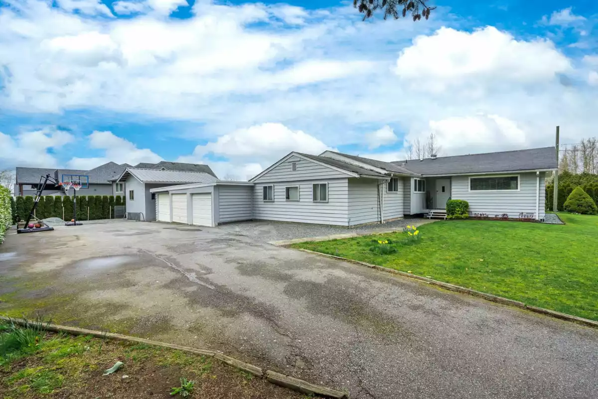 Family Room Photo of 1361 200 Street, Langley, BC