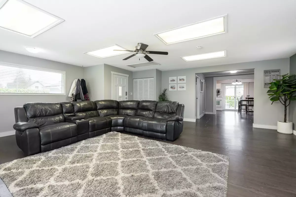 Laundry Room Photo of 1361 200 Street, Langley, BC