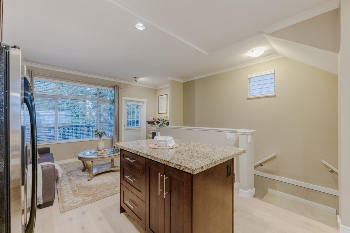 Dining Area Photo of 29 15151 34 Avenue, Surrey, BC