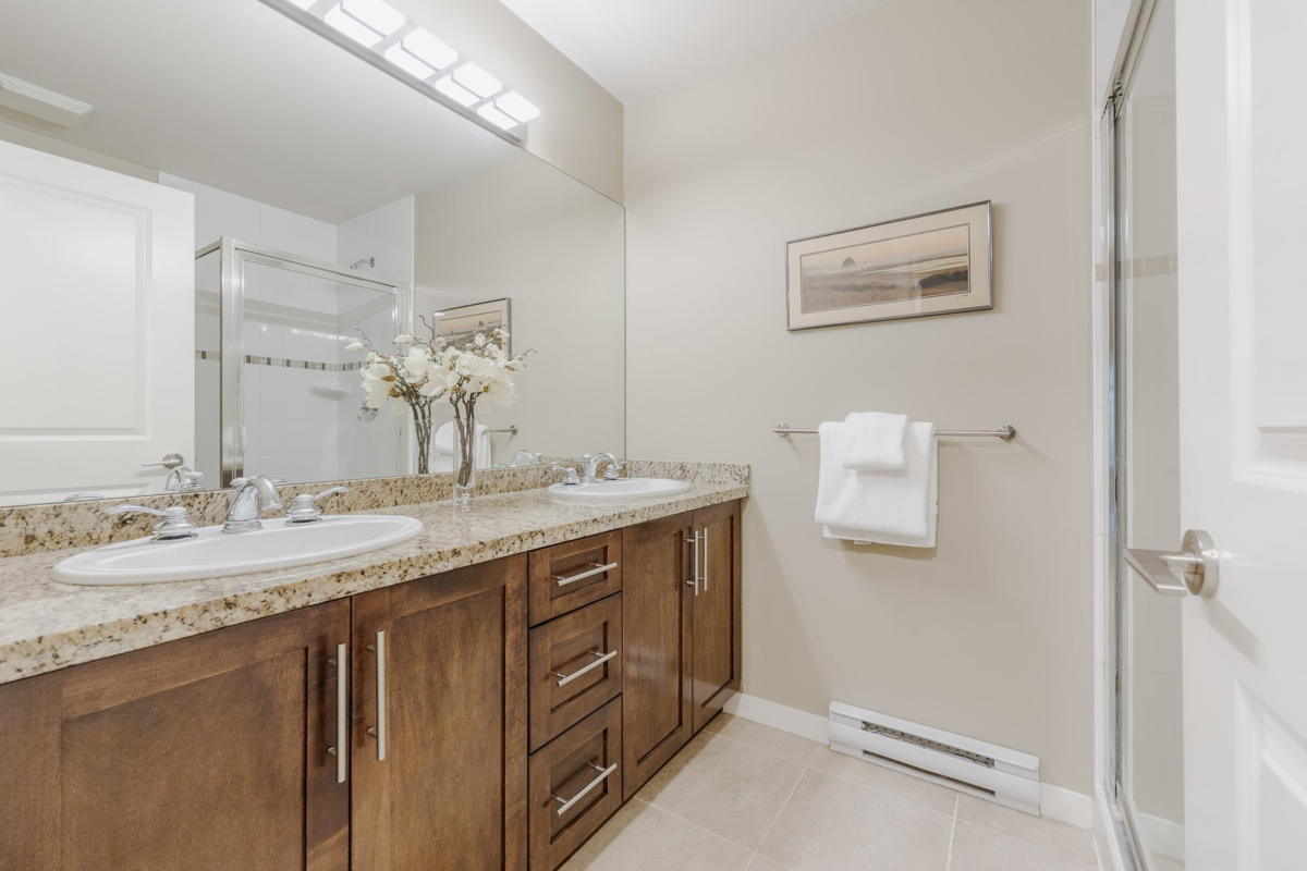 Entry Foyer Photo of 29 15151 34 Avenue, Surrey, BC