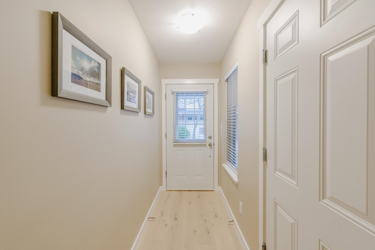 Living Room Photo of 29 15151 34 Avenue, Surrey, BC