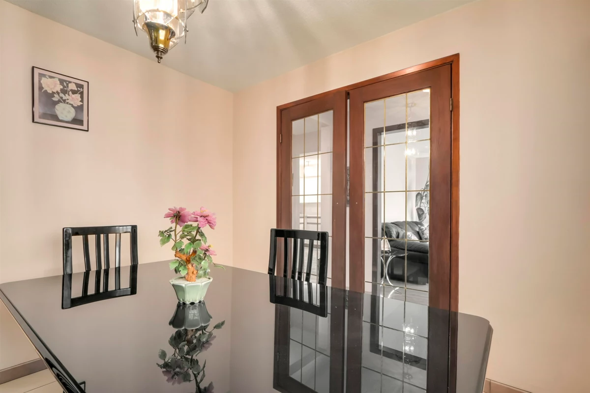 Breakfast Nook Photo of 2636 Triumph Street, Vancouver, BC