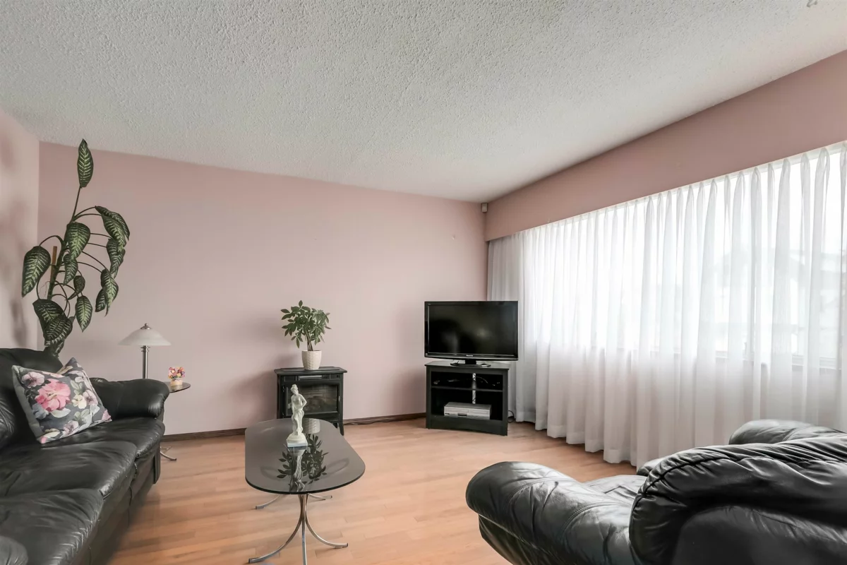 Family Room Photo of 2636 Triumph Street, Vancouver, BC