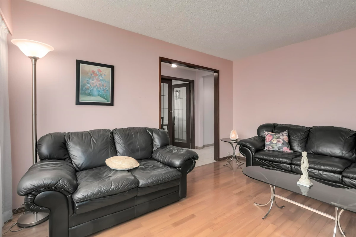 Kitchen Photo of 2636 Triumph Street, Vancouver, BC