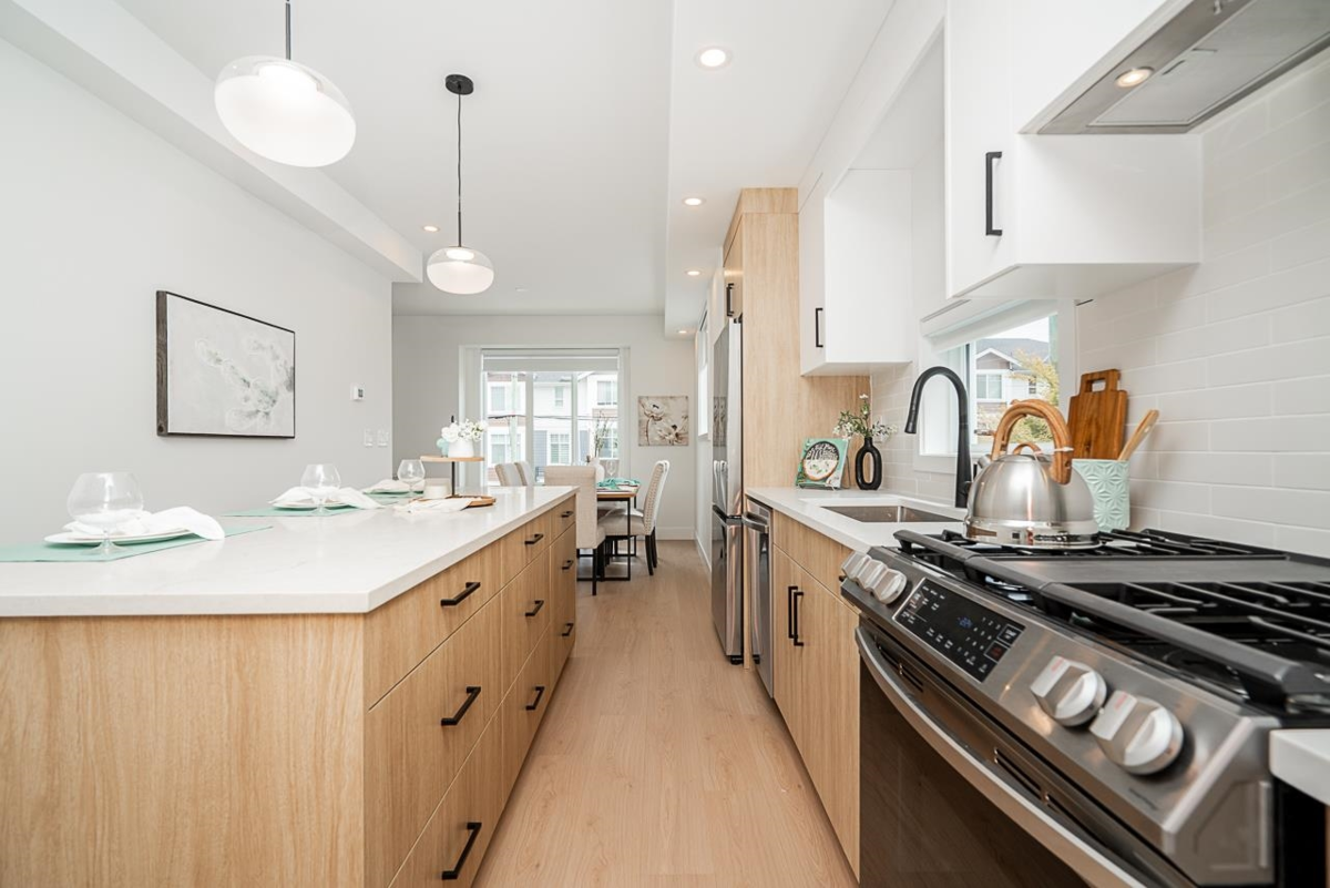 Breakfast Nook Photo of 6 2525 156 Street, Surrey, BC