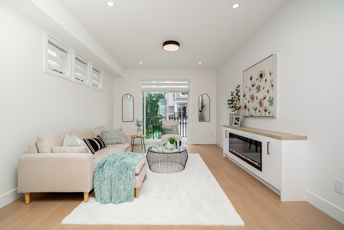 Dining Area Photo of 6 2525 156 Street, Surrey, BC