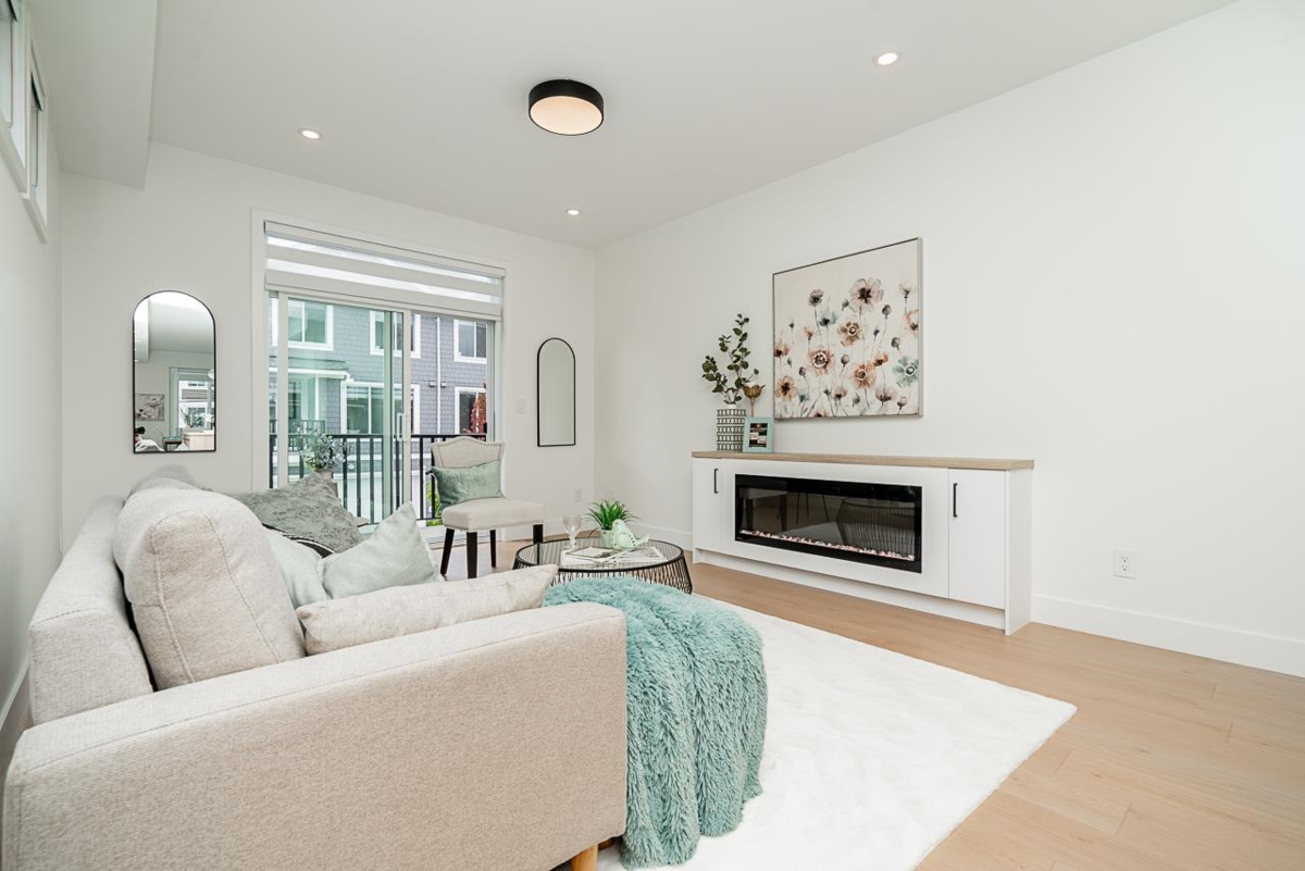 Kitchen Photo of 6 2525 156 Street, Surrey, BC