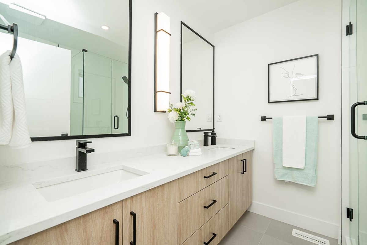 Mudroom Photo of 6 2525 156 Street, Surrey, BC