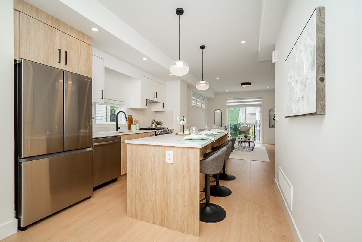 Walk-In Closet Photo of 6 2525 156 Street, Surrey, BC