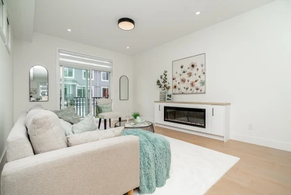 Kitchen Photo of 6 2525 156 Street, Surrey, BC