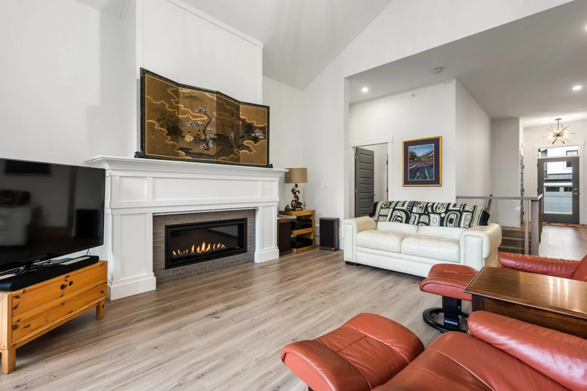 Kitchen Island Photo of 88 1880 Columbia Valley Road, Lindell Beach, BC