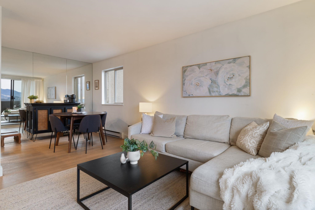 Backyard Photo of 905 110 W 4th Street, North Vancouver, BC