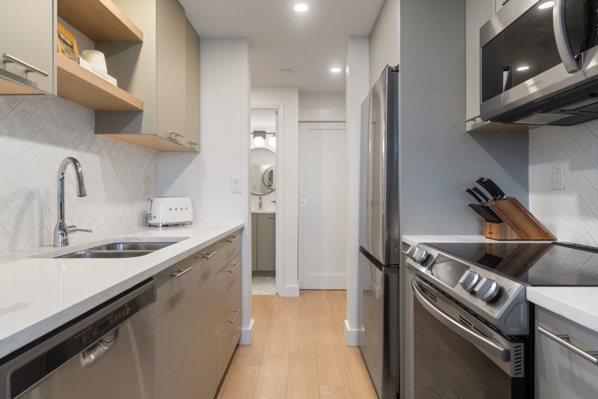 Bedroom 4 Photo of 905 110 W 4th Street, North Vancouver, BC