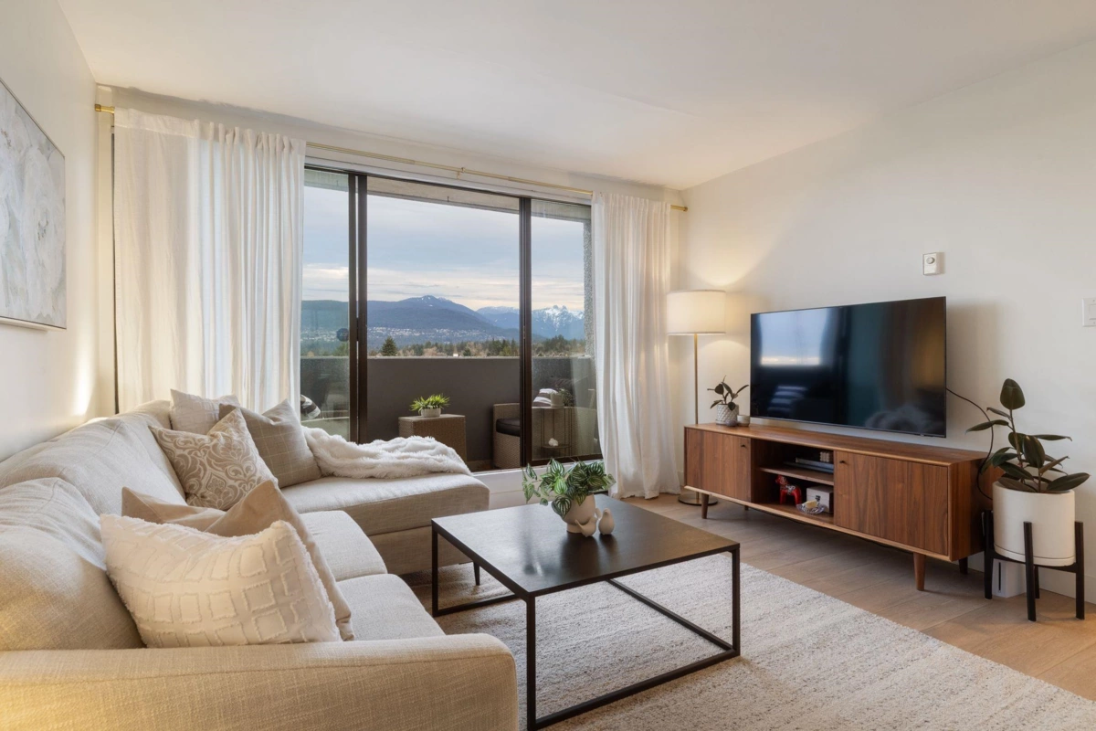 Dining Area Photo of 905 110 W 4th Street, North Vancouver, BC