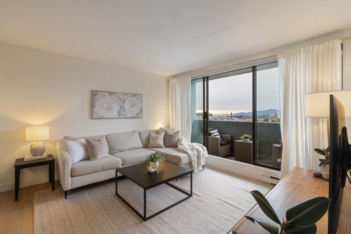 Living Room Photo of 905 110 W 4th Street, North Vancouver, BC