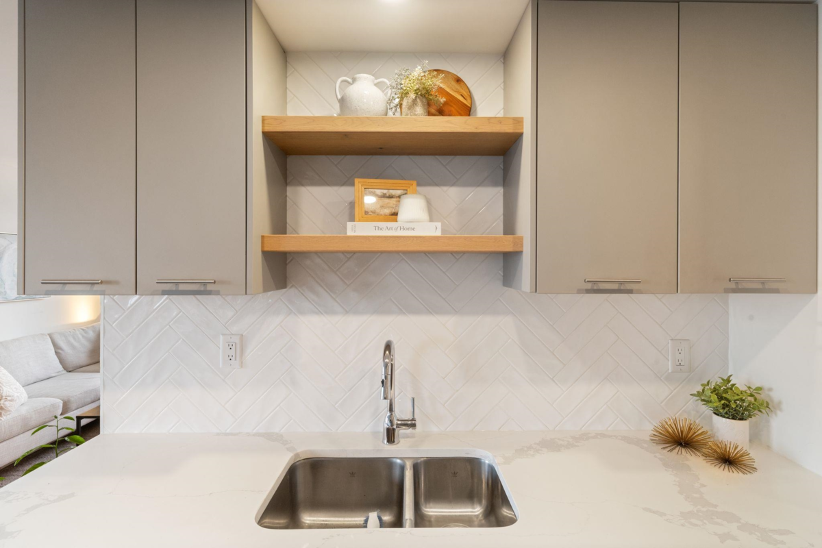 Powder Room Photo of 905 110 W 4th Street, North Vancouver, BC