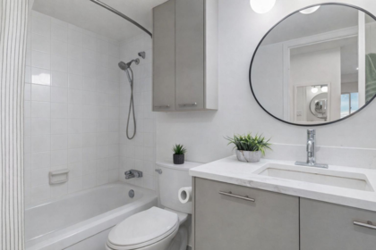 Mudroom Photo of 905 110 W 4th Street, North Vancouver, BC