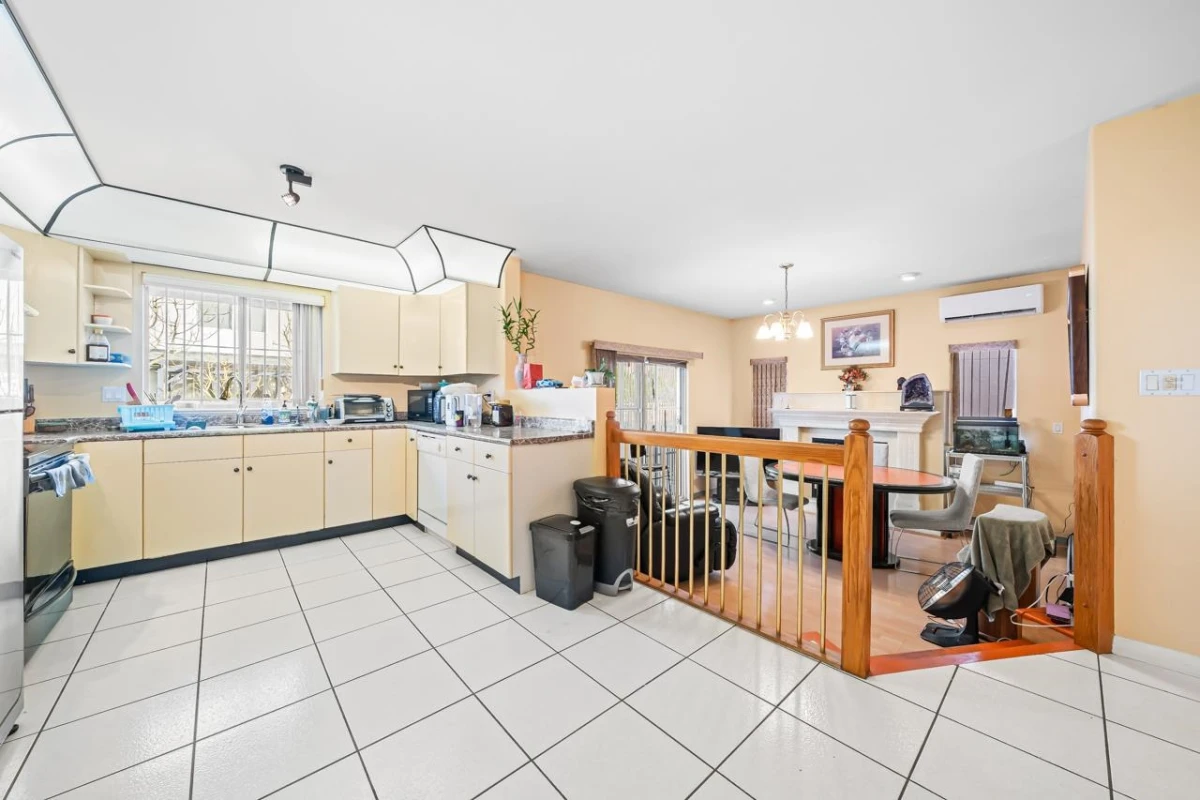 Dining Area Photo of 22471 Mclean Avenue, Richmond, BC