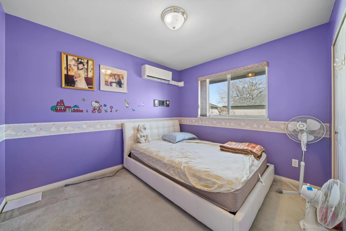 Laundry Room Photo of 22471 Mclean Avenue, Richmond, BC