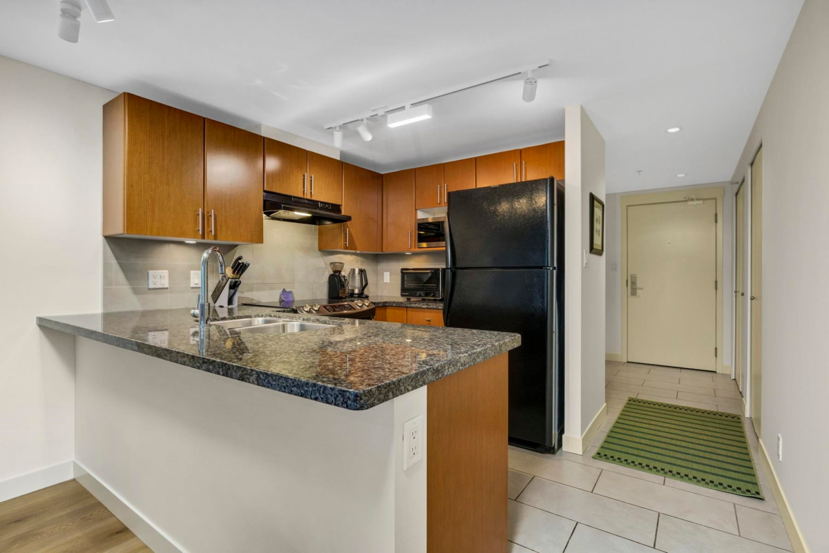 Primary Bathroom Photo of 413 2520 Manitoba Street, Vancouver, BC