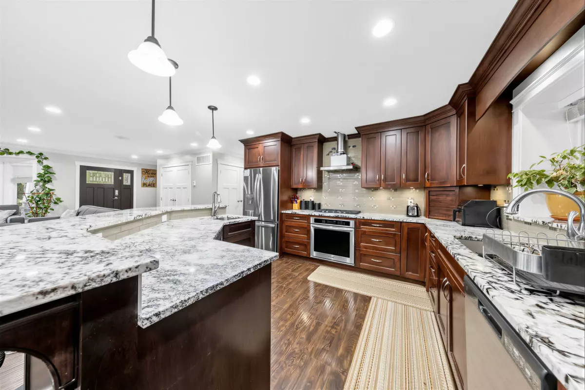 Basement Recreation Room Photo of 21298 36 Avenue, Langley, BC