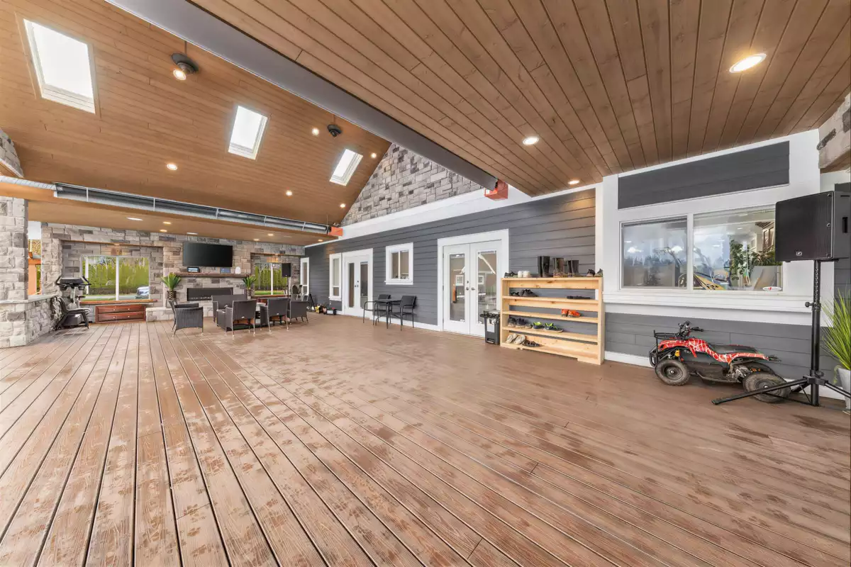 Kitchen Island Photo of 21298 36 Avenue, Langley, BC