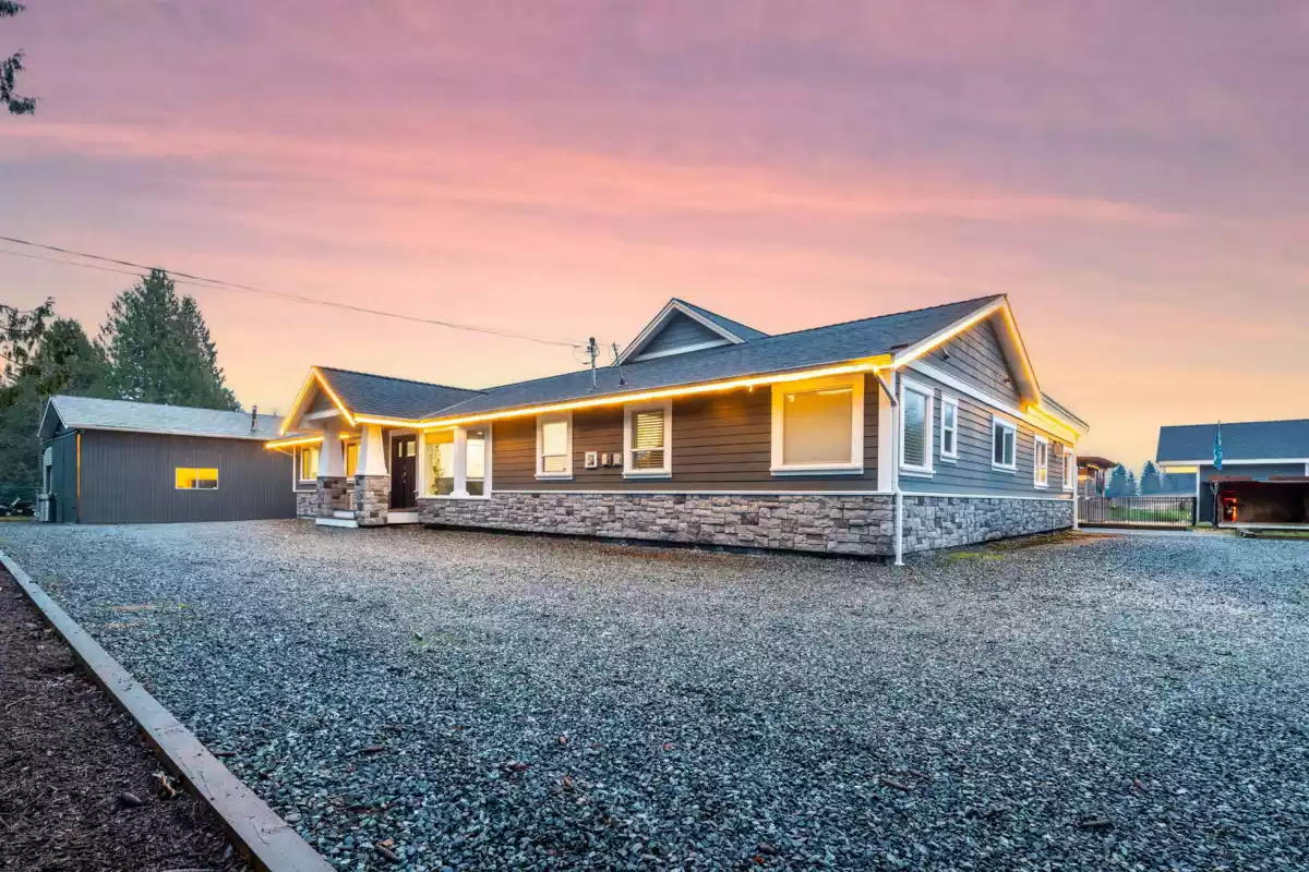 Living Room Photo of 21298 36 Avenue, Langley, BC