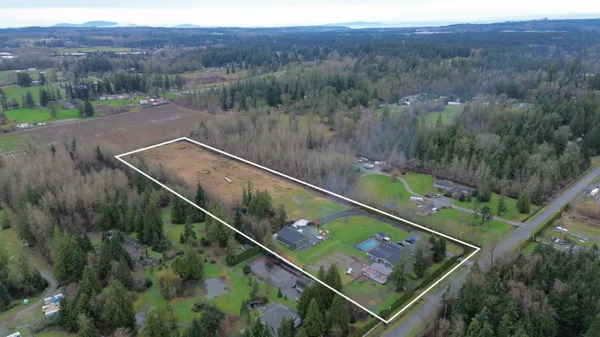 Outdoor Kitchen Photo of 21298 36 Avenue, Langley, BC