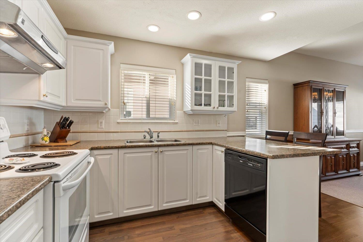 Dining Area Photo of 106 8485 Young Road, Chilliwack, BC