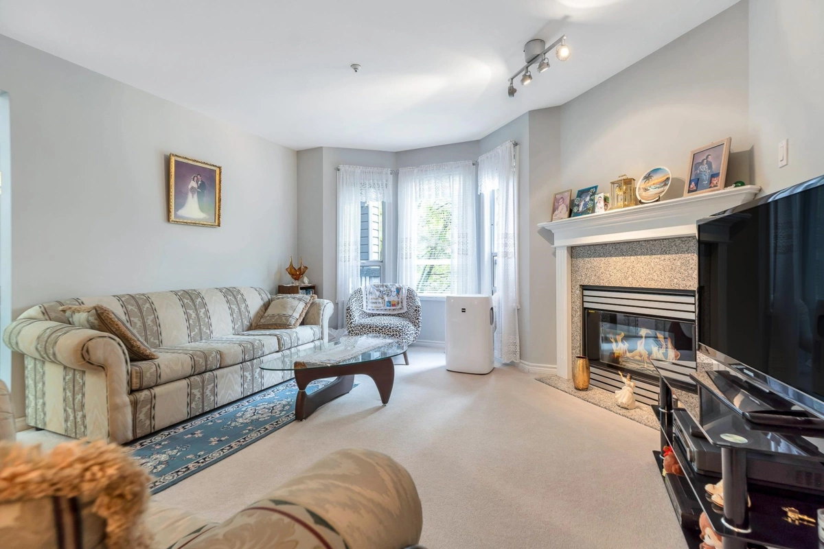 Breakfast Nook Photo of 206 1150 Lynn Valley Road, North Vancouver, BC