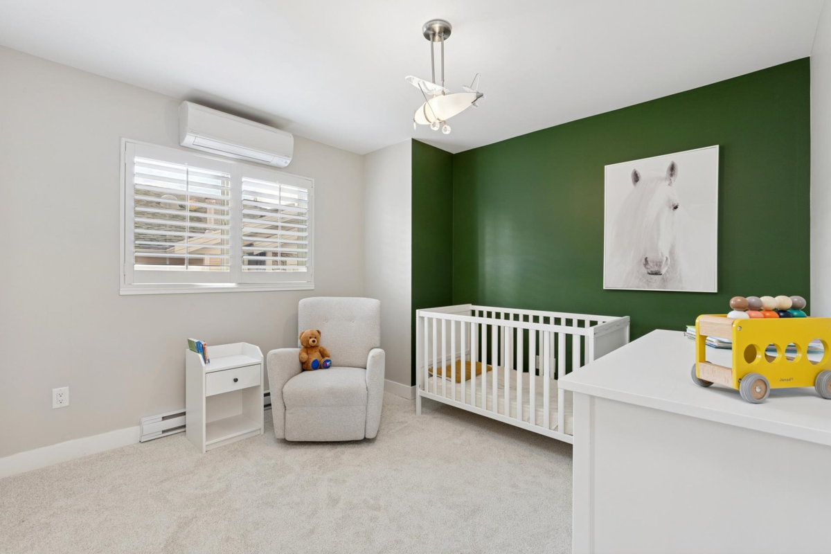 Basement Recreation Room Photo of 205 E 18th Street, North Vancouver, BC