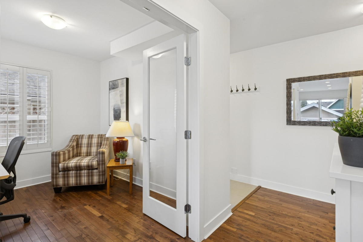 Bedroom 2 Photo of 205 E 18th Street, North Vancouver, BC