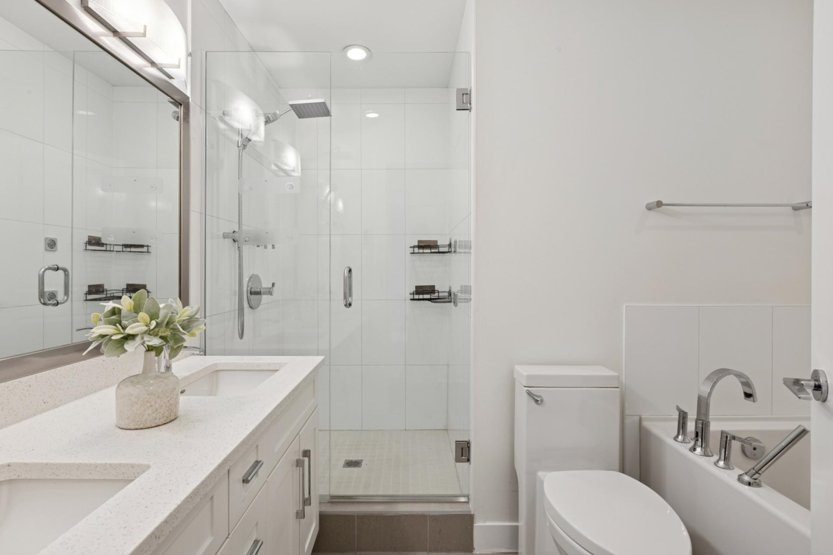 Laundry Room Photo of 205 E 18th Street, North Vancouver, BC