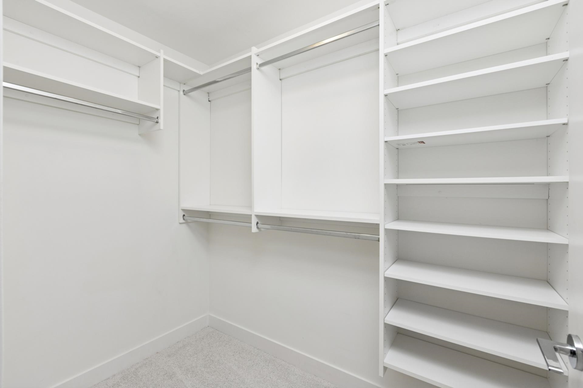 Office / Den Photo of 205 E 18th Street, North Vancouver, BC