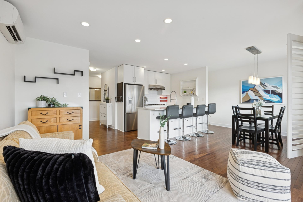 Pantry Photo of 205 E 18th Street, North Vancouver, BC