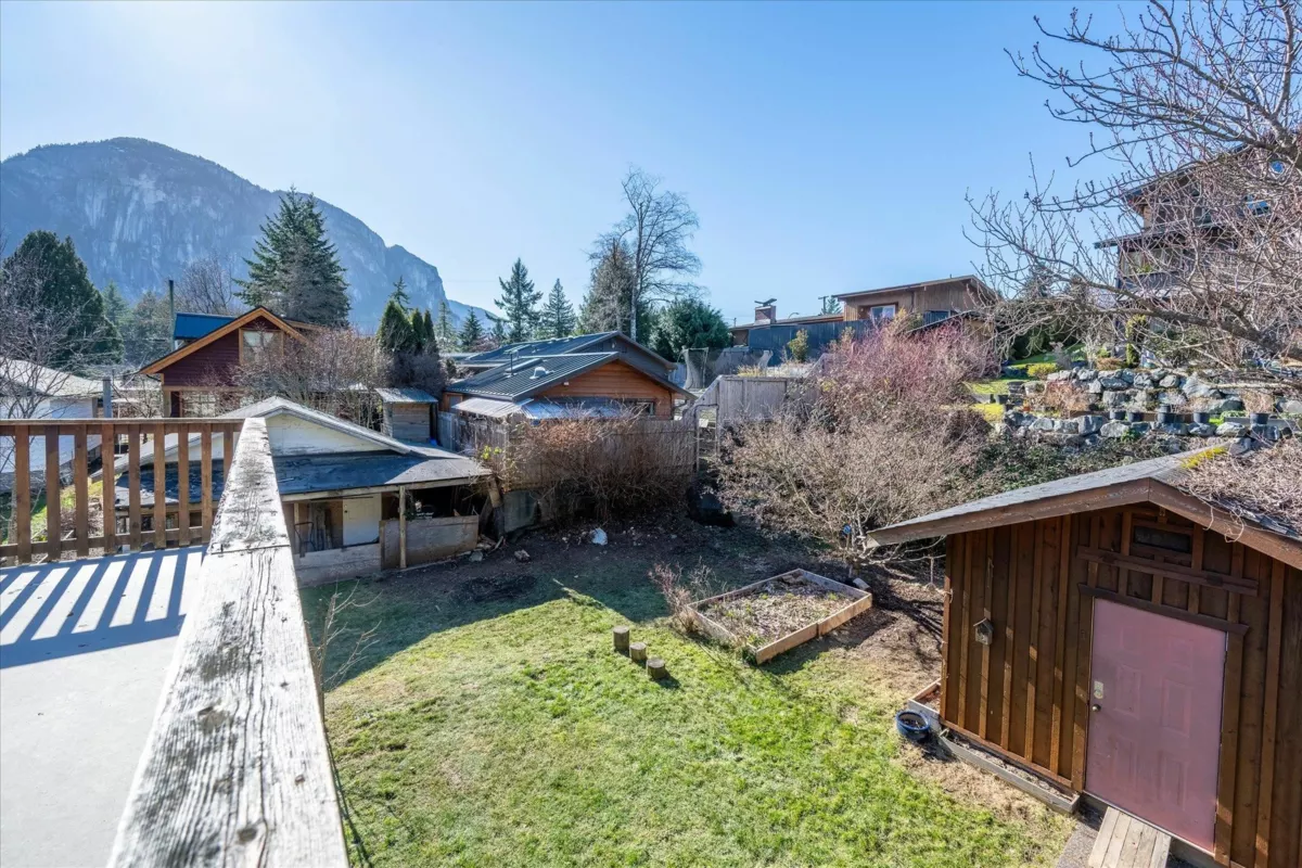 Entry Foyer Photo of 1045 Northridge Drive, Squamish, BC
