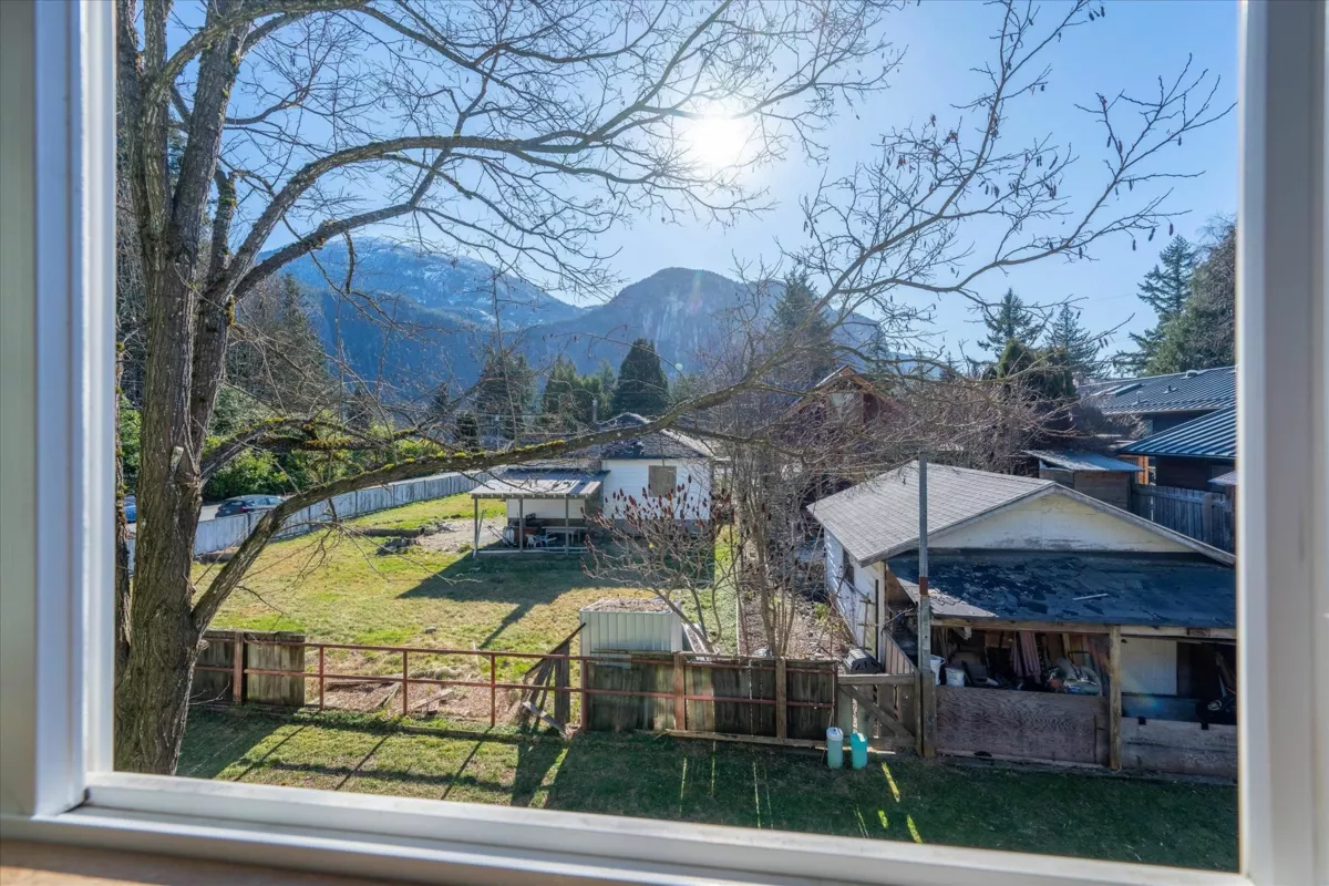 Garage Interior Photo of 1045 Northridge Drive, Squamish, BC