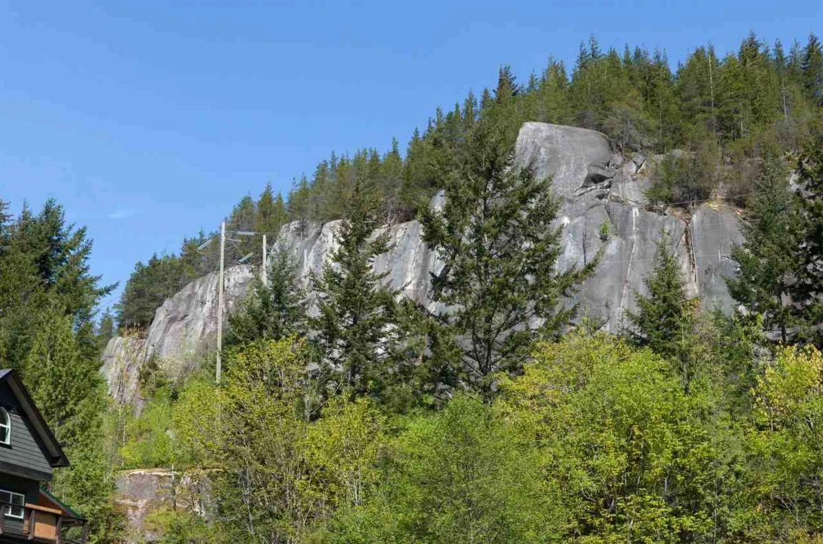 Hallway Photo of 1045 Northridge Drive, Squamish, BC