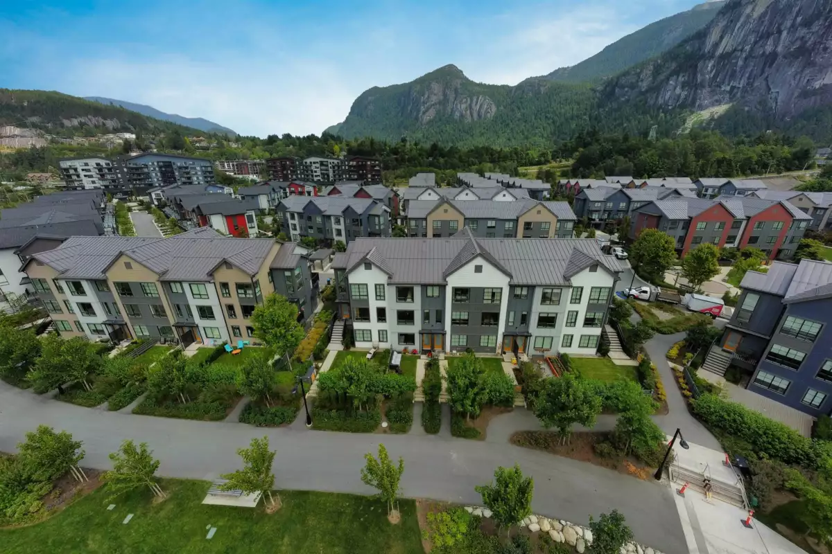 Laundry Room Photo of 38043 Helm Way, Squamish, BC