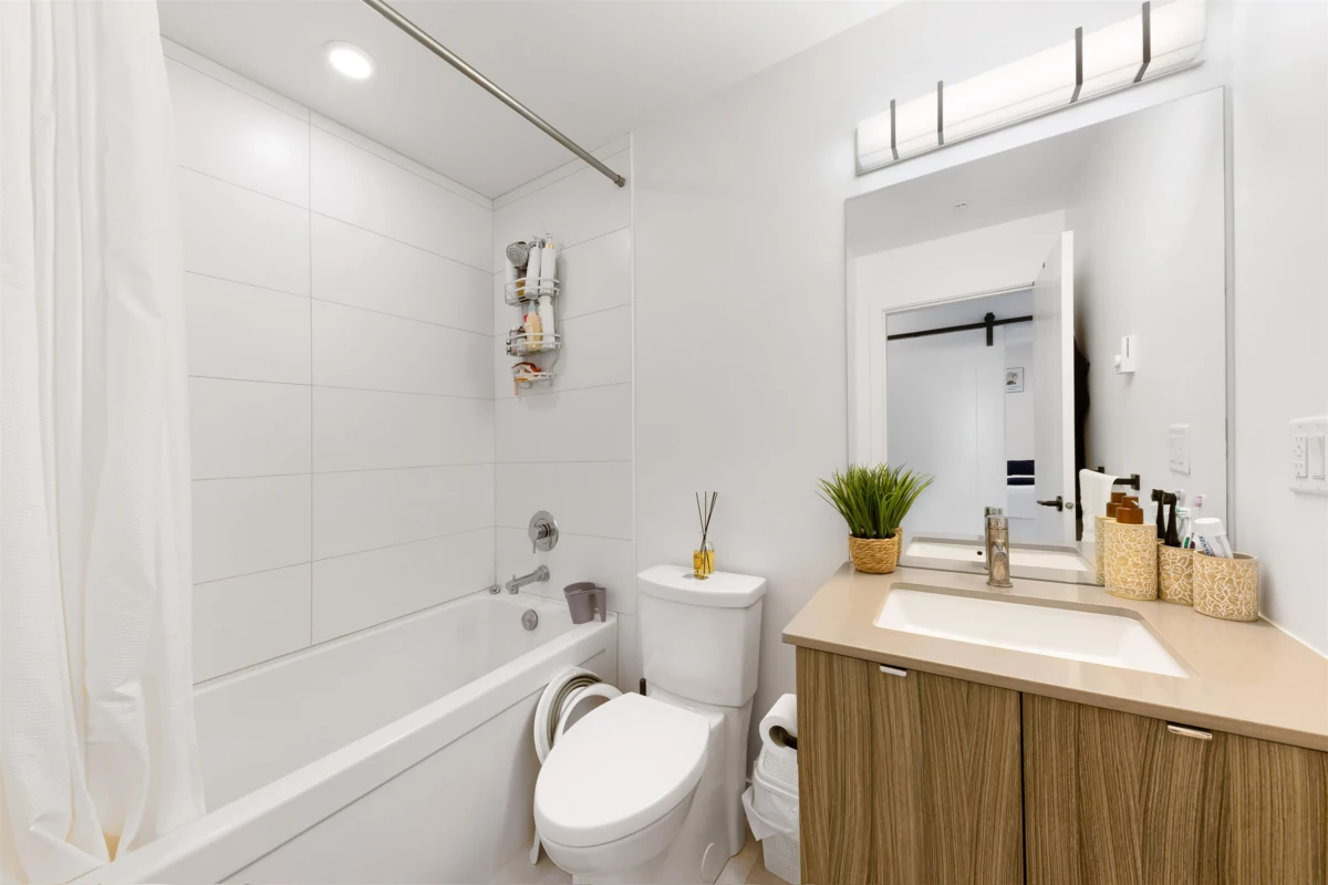 Bedroom 3 Photo of 406 32828 Landeau Place, Abbotsford, BC