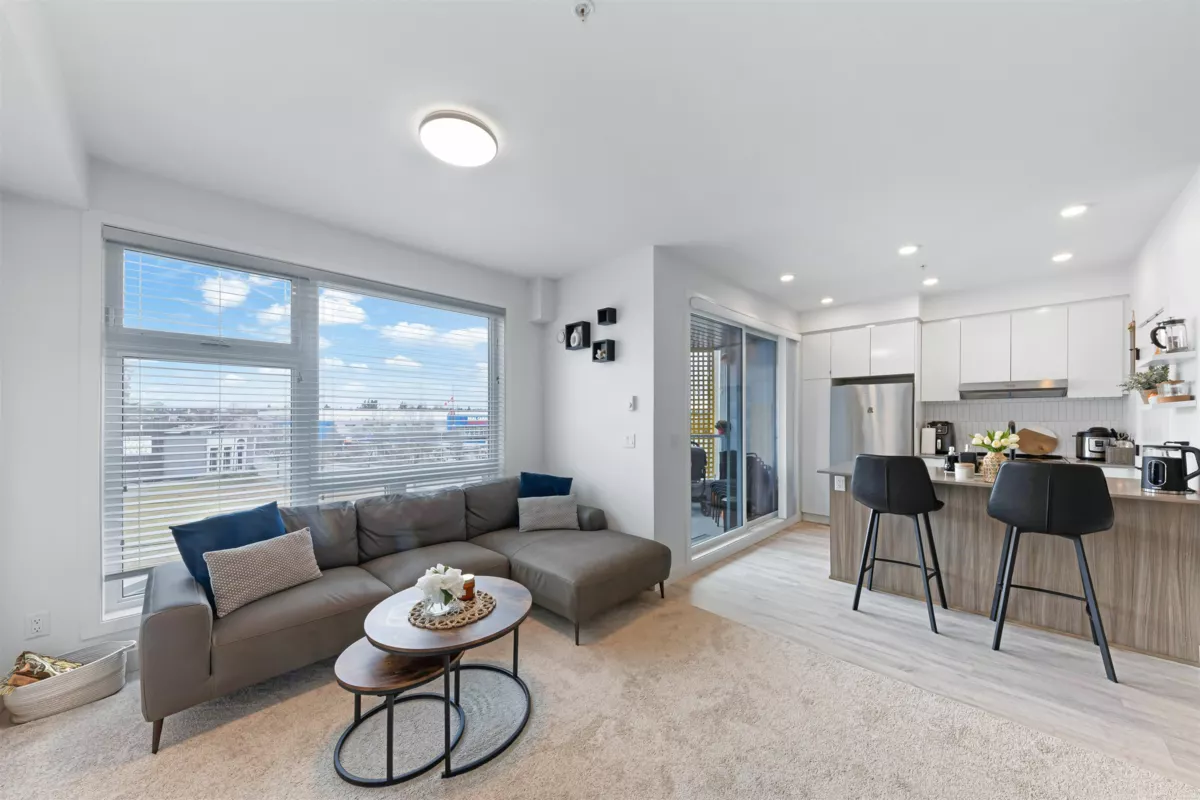 Kitchen Photo of 406 32828 Landeau Place, Abbotsford, BC