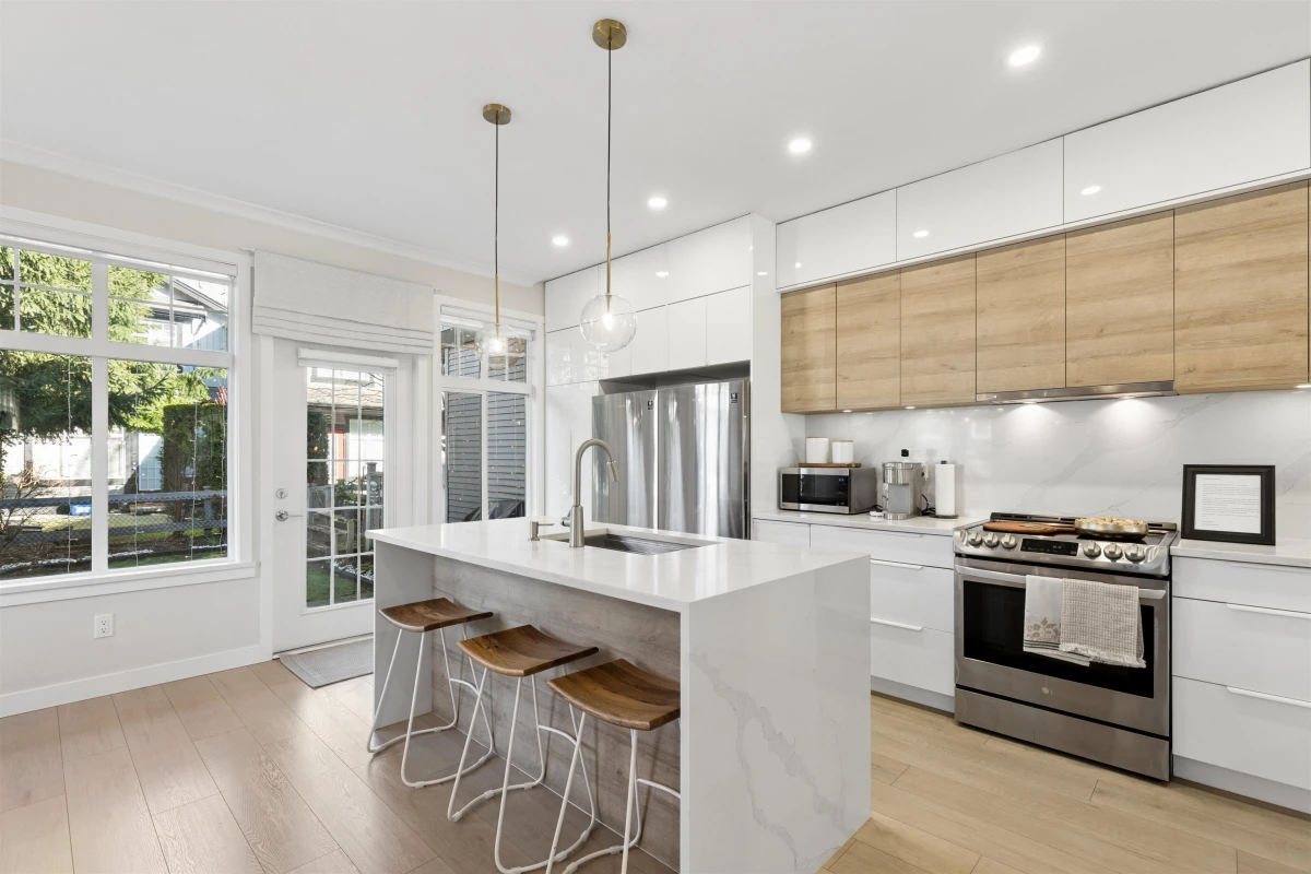 Kitchen Photo of 62 18828 69 Avenue, Surrey, BC