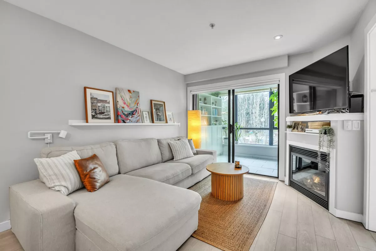 Exterior Rear Photo of 405 935 W 16th Street, North Vancouver, BC