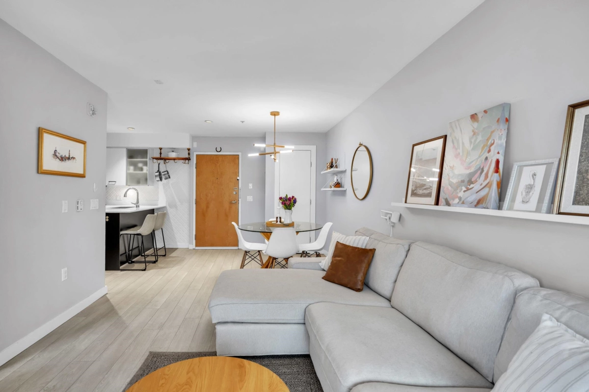 Family Room Photo of 405 935 W 16th Street, North Vancouver, BC