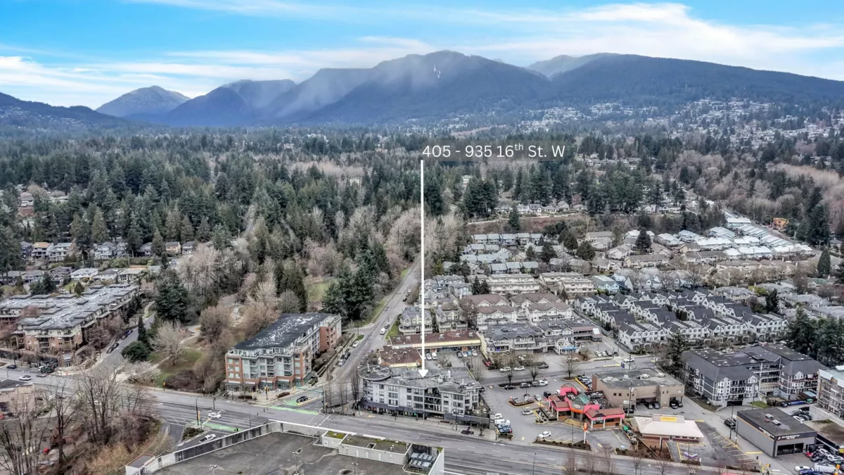 Hallway Photo of 405 935 W 16th Street, North Vancouver, BC