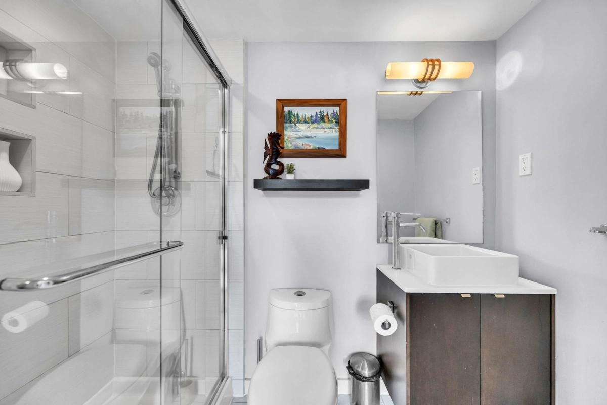 Laundry Room Photo of 405 935 W 16th Street, North Vancouver, BC