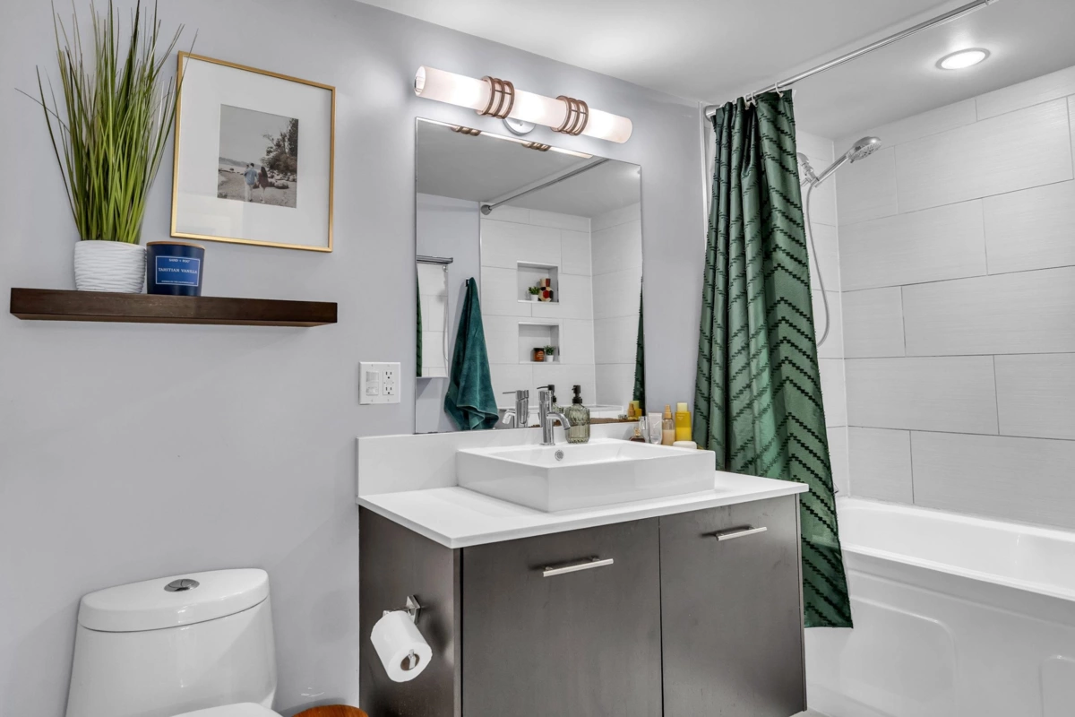 Office / Den Photo of 405 935 W 16th Street, North Vancouver, BC