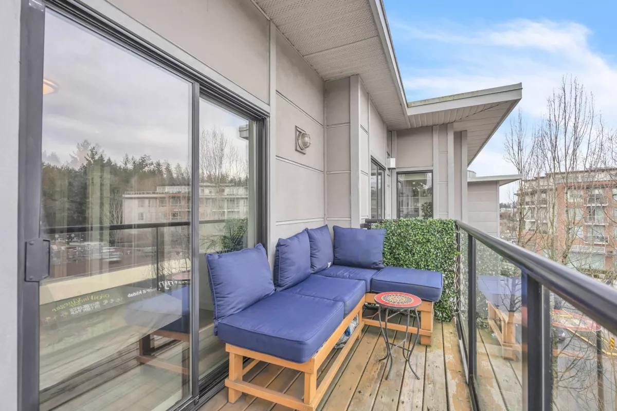 Powder Room Photo of 405 935 W 16th Street, North Vancouver, BC