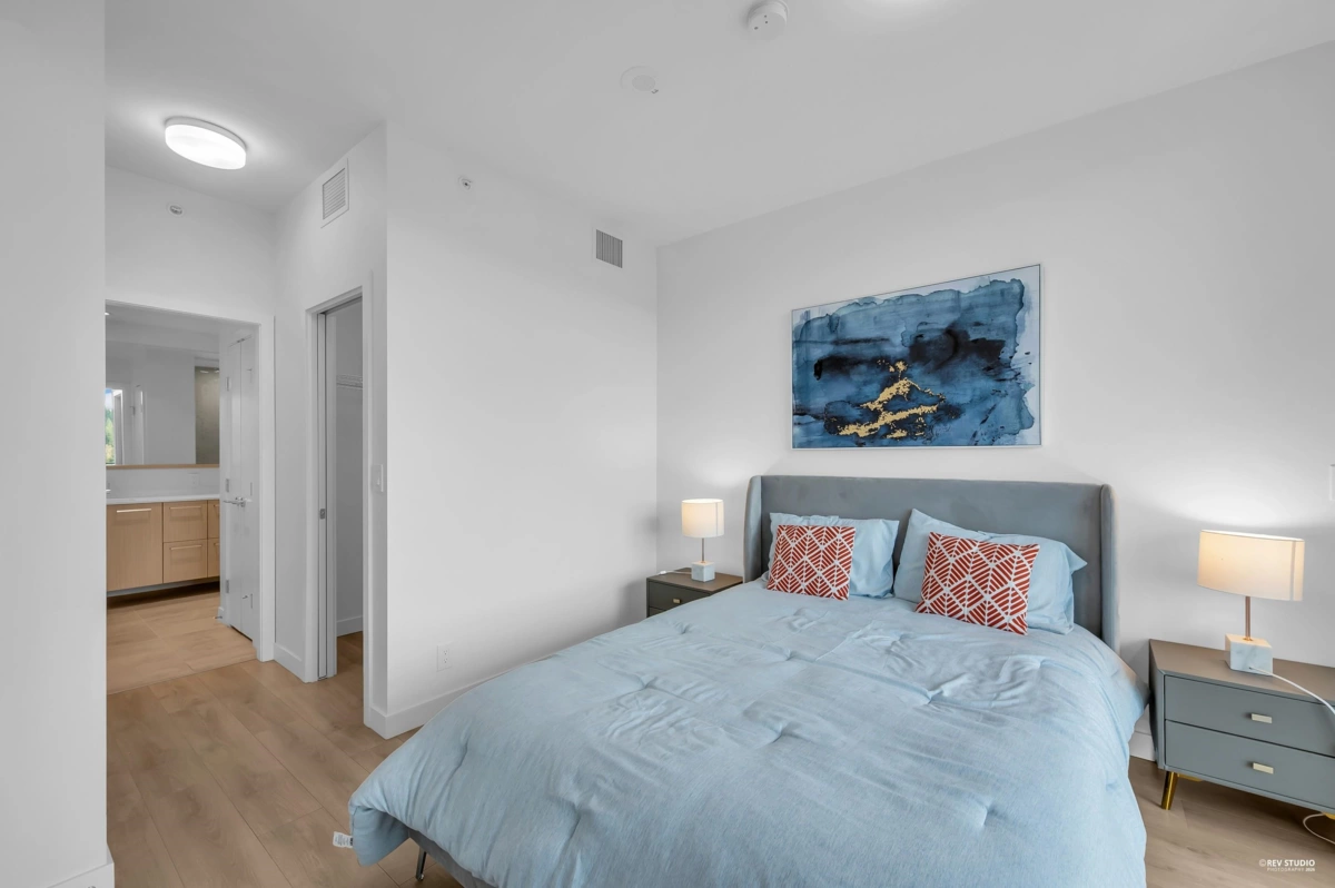 Powder Room Photo of 3502 567 Clarke Road, Coquitlam, BC